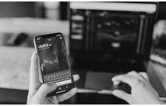 Blog = The Top 5 Blockchain Mobile Apps